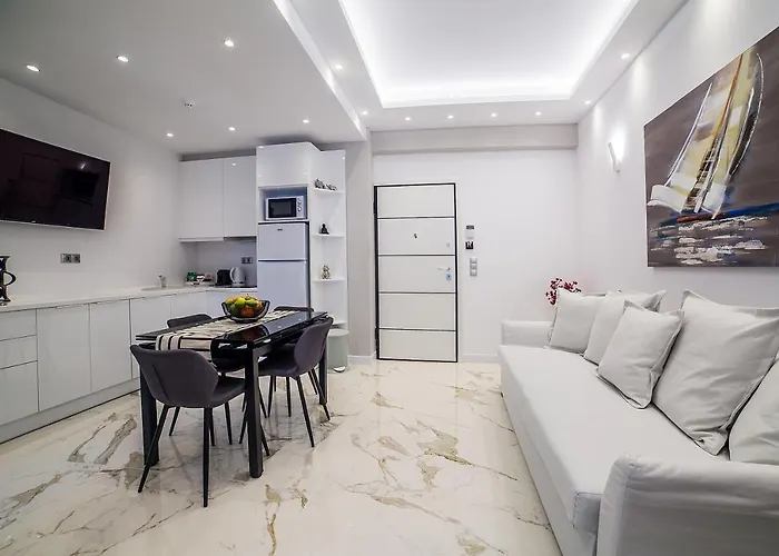 Amazing Apartment In Glyfada Center
