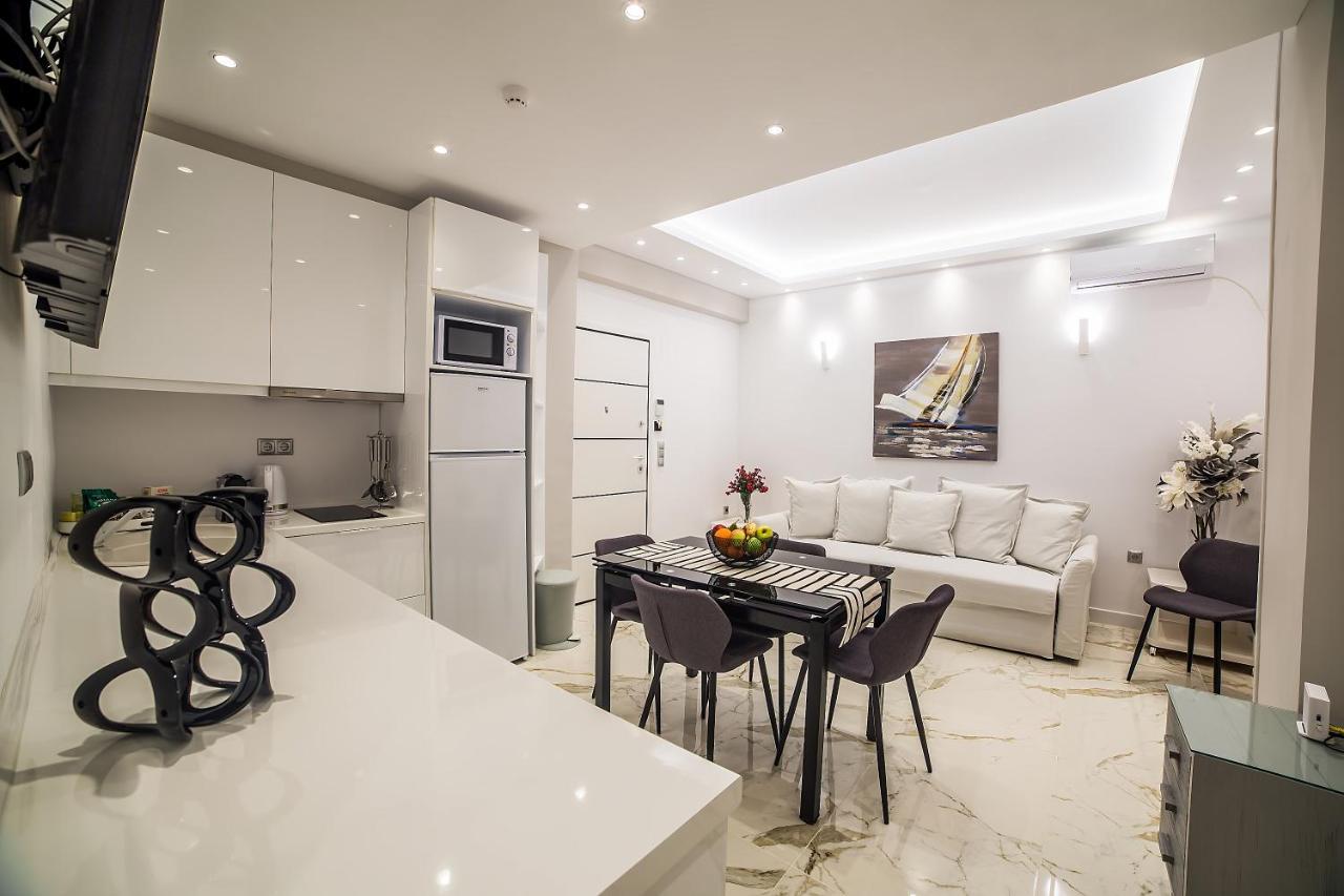 Amazing In Glyfada Center Apartment