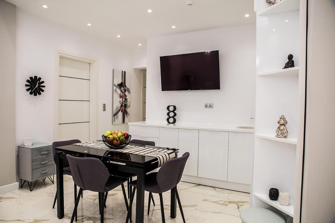 Amazing In Glyfada Center Apartment Athens